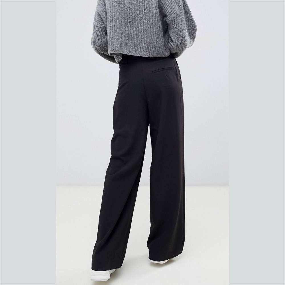 Black Wide Leg Pant with High Waist & Pleat Detail
